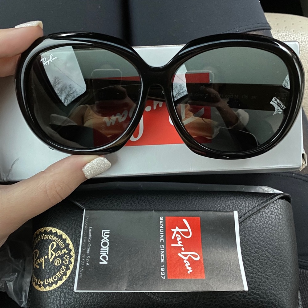 Black ray ban sunglasses